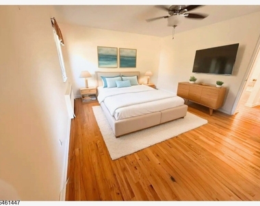 93 Troy Dr - Photo Thumbnail 9