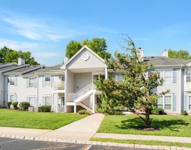 3910 Graham Ct - Photo Thumbnail 2