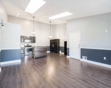 3910 Graham Ct - Photo Thumbnail 6