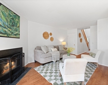 53 Dewitt Ln - Photo Thumbnail 3