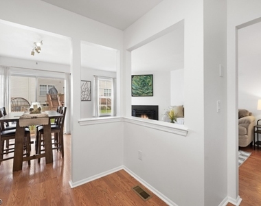 53 Dewitt Ln - Photo Thumbnail 12