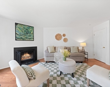 53 Dewitt Ln - Photo Thumbnail 4