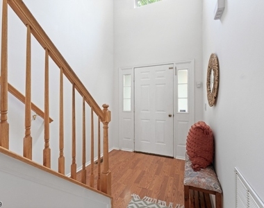 53 Dewitt Ln - Photo Thumbnail 2