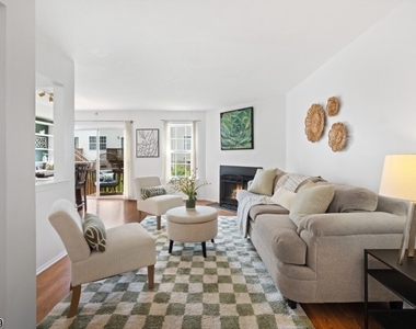 53 Dewitt Ln - Photo Thumbnail 5