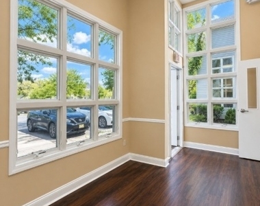 603 Omni Dr - Photo Thumbnail 2