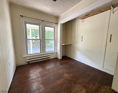 11 Mabie St - Photo Thumbnail 8