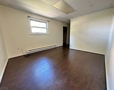 11 Mabie St - Photo Thumbnail 6