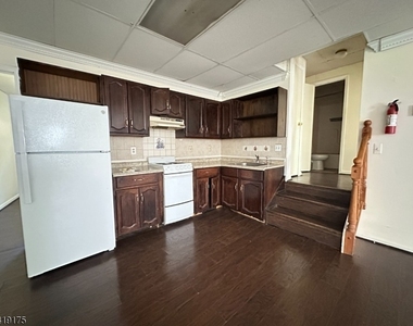 11 Mabie St - Photo Thumbnail 3