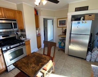 229 Thompson Ave - Photo Thumbnail 6