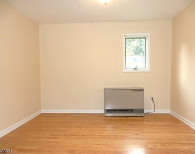 215 Main St. - Photo Thumbnail 5