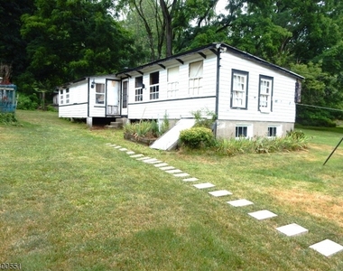 215 Main St. - Photo Thumbnail 11