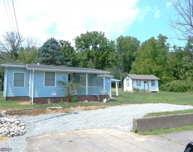 215 Main St. - Photo Thumbnail 1
