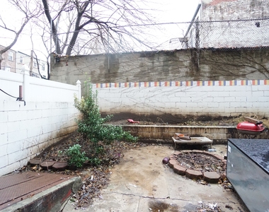 217 Ralph Avenue - Photo Thumbnail 8