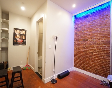 217 Ralph Avenue - Photo Thumbnail 6