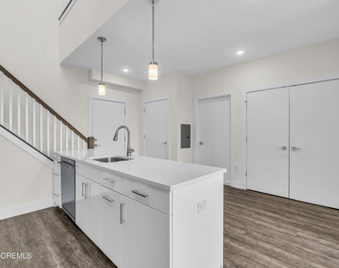 521 Lake Avenue - Photo Thumbnail 9