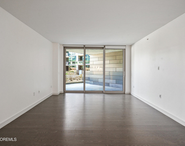 15 Morris Avenue - Photo Thumbnail 7