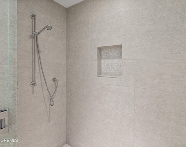 15 Morris Avenue - Photo Thumbnail 19