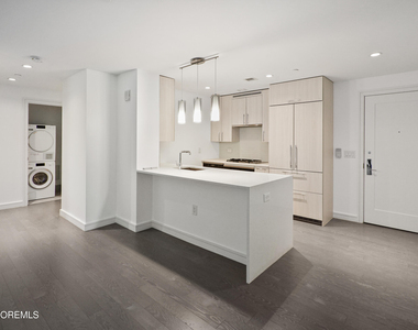 15 Morris Avenue - Photo Thumbnail 5