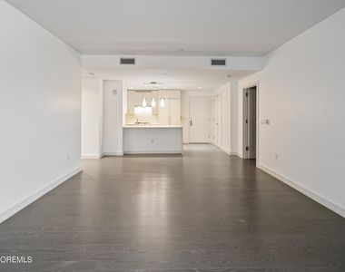 15 Morris Avenue - Photo Thumbnail 9