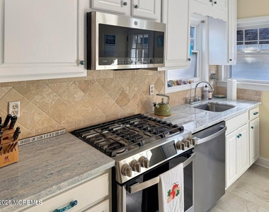 2116 4th Avenue - Photo Thumbnail 12