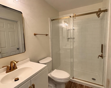308 Wedgewood Circle - Photo Thumbnail 7