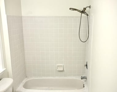 308 Wedgewood Circle - Photo Thumbnail 9