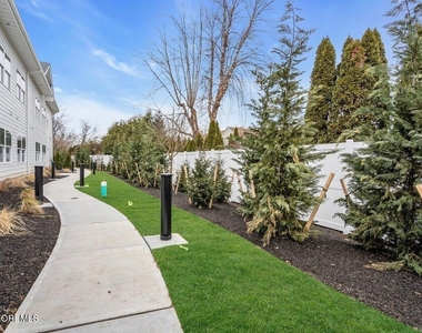 629 Ocean Road - Photo Thumbnail 13
