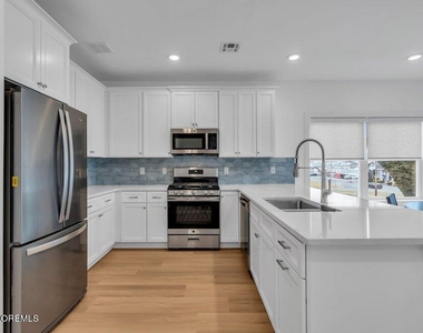 629 Ocean Road - Photo Thumbnail 4