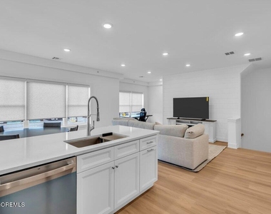 629 Ocean Road - Photo Thumbnail 3
