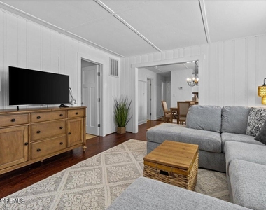 51 3rd Avenue - Photo Thumbnail 5