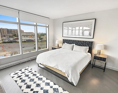 15 Morris Avenue - Photo Thumbnail 6