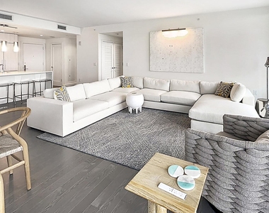 15 Morris Avenue - Photo Thumbnail 2