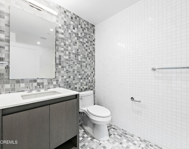 15 Morris Avenue - Photo Thumbnail 12