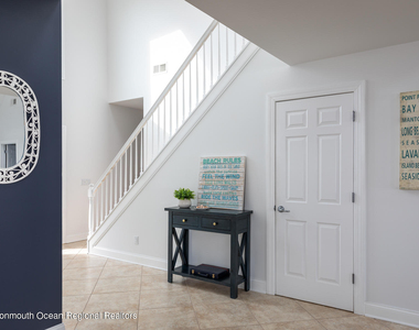 304 Cutter Lane - Photo Thumbnail 3