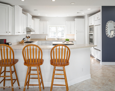 304 Cutter Lane - Photo Thumbnail 11