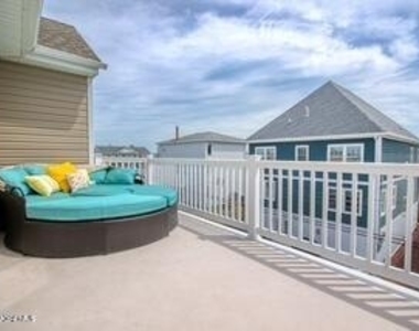 207 Ceylon Avenue - Photo Thumbnail 3