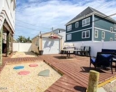 207 Ceylon Avenue - Photo Thumbnail 24