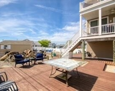 207 Ceylon Avenue - Photo Thumbnail 25