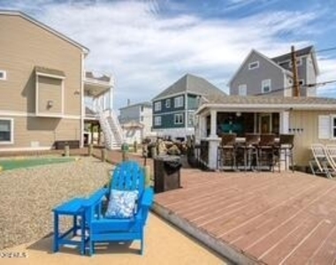 207 Ceylon Avenue - Photo Thumbnail 21