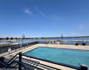 28 Riverside Avenue - Photo Thumbnail 40