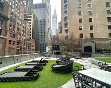 East 44th Street - Photo Thumbnail 14