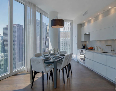 East 44th Street - Photo Thumbnail 20