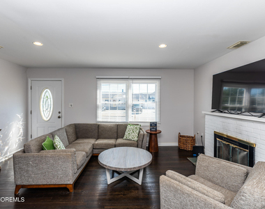 1201 Penguin Court - Photo Thumbnail 5