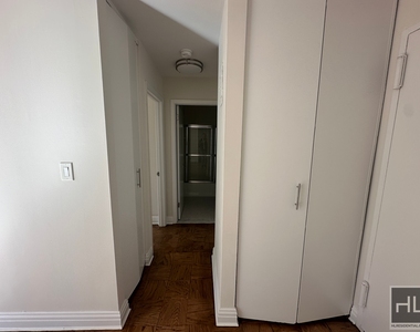 East 71st Street - Photo Thumbnail 2