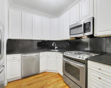121 Madison Avenue - Photo Thumbnail 1