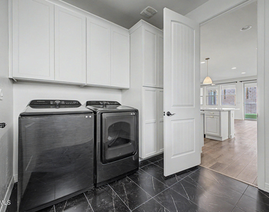 6954 W Maya Way - Photo Thumbnail 31