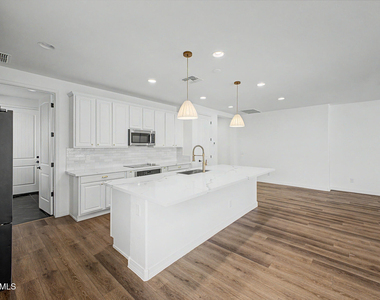 6954 W Maya Way - Photo Thumbnail 10