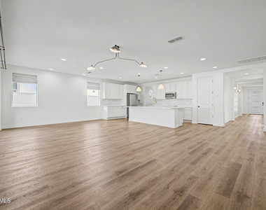 6954 W Maya Way - Photo Thumbnail 8