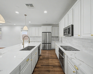 6954 W Maya Way - Photo Thumbnail 12
