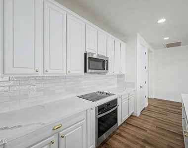 6954 W Maya Way - Photo Thumbnail 13